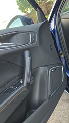 Audi A1 2010 1.4_TFSI_S_Line_S_Tronic_(F1_7-GEAR)_Bose-thumb-16