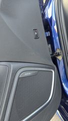 Audi A1 2010 1.4_TFSI_S_Line_S_Tronic_(F1_7-GEAR)_Bose-thumb-17