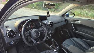Audi A1 2010 1.4_TFSI_S_Line_S_Tronic_(F1_7-GEAR)_Bose-thumb-20