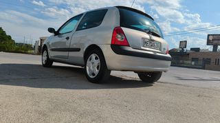 Renault Clio 2003-thumb-1