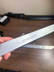 Γνήσιοι φωτιζομενοι μαρσπιεδες CUPRA ζευγάρι