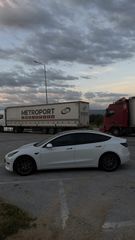 Tesla Model 3 2023 model 3-thumb-4
