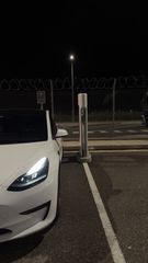 Tesla Model 3 2023 model 3-thumb-5