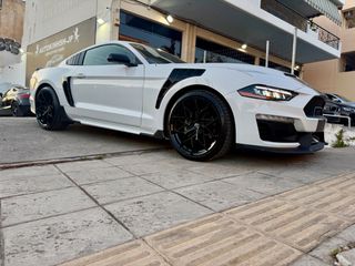 Ford Mustang 2020-thumb-1