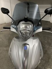 Piaggio Beverly 350 2015-thumb-11