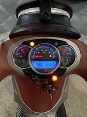 Piaggio Beverly 350 2015-thumb-12