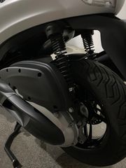 Piaggio Beverly 350 2015-thumb-17