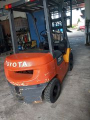 Toyota 2002 25 Geneo