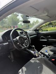 Volkswagen Scirocco 2009 scirocco-thumb-6