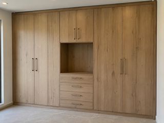 Intrahome Ντουλαπα Εσωτερικου Καρυδί ανοιχτό Χρώμα Πλάτος 4.2 Ύψος 3.87 Τετραγωνικά Ντουλάπας 16.25INTRAHOME-47-420x387-79215