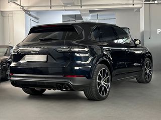 Porsche Cayenne 2022 E-Hybrid Platinum Edition Approved-thumb-4