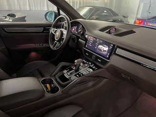 Porsche Cayenne 2022 E-Hybrid Platinum Edition Approved-thumb-22