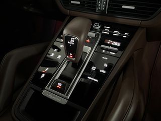 Porsche Cayenne 2022 E-Hybrid Platinum Edition Approved-thumb-27