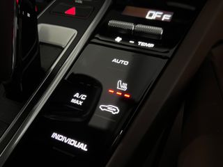 Porsche Cayenne 2022 E-Hybrid Platinum Edition Approved-thumb-28