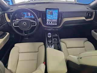 Volvo XC 60 2025 PLUS BRIGHT-thumb-16