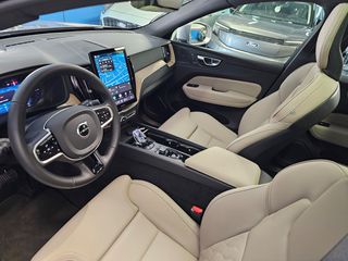 Volvo XC 60 2025 PLUS BRIGHT-thumb-18