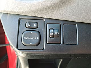 Toyota Auris 2016 VVT-I-thumb-17