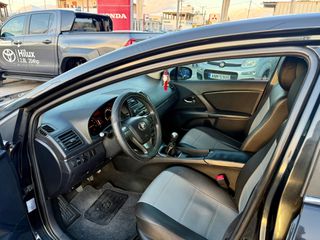 Toyota Avensis 2009-thumb-8