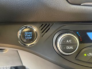 Toyota Yaris 2018 1.5c.c 111 hp Selection Navi 6M/T-thumb-11
