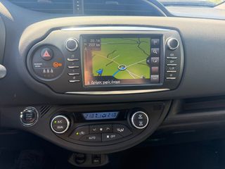 Toyota Yaris 2018 1.5c.c 111 hp Selection Navi 6M/T-thumb-19
