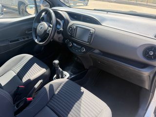 Toyota Yaris 2018 1.5c.c 111 hp Selection Navi 6M/T-thumb-24