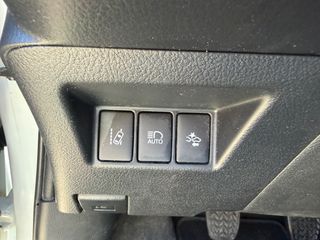 Toyota Yaris 2018 1.5c.c 111 hp Selection Navi 6M/T-thumb-13
