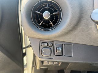 Toyota Yaris 2018 1.5c.c 111 hp Selection Navi 6M/T-thumb-12