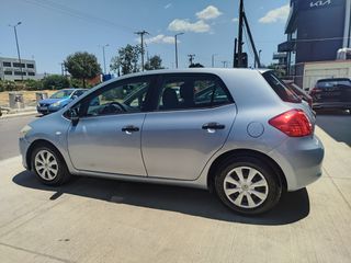 Toyota Auris 2009-thumb-6
