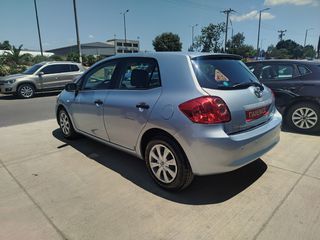Toyota Auris 2009-thumb-7