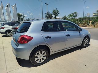 Toyota Auris 2009-thumb-5