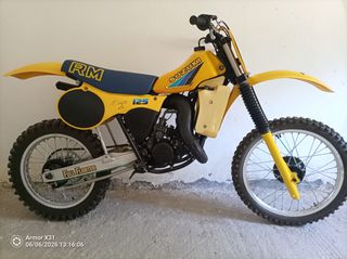 Suzuki RM 125 1983-thumb-1