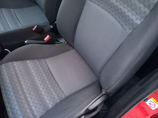 Toyota Yaris 2016-thumb-13