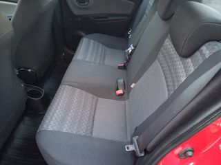Toyota Yaris 2016-thumb-17