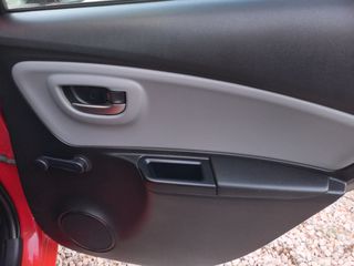 Toyota Yaris 2016-thumb-21