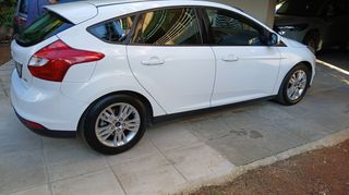 Ford Focus 2013-thumb-1