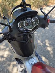 Piaggio Beverly 350 2012-thumb-12
