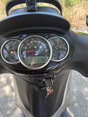 Piaggio Beverly 350 2012-thumb-19