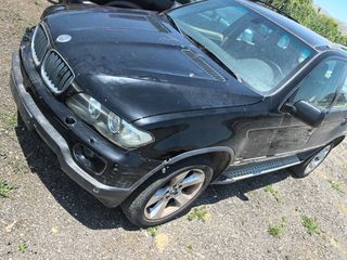 BMW X5 E53 Διαθέσιμα ολα τα είδη φανοποιειας