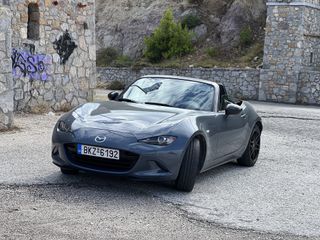 Mazda MX-5 2021-thumb-6