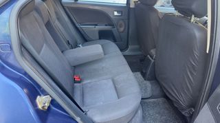 Ford Mondeo 2004-thumb-62