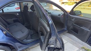 Ford Mondeo 2004-thumb-65