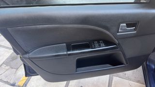 Ford Mondeo 2004-thumb-53