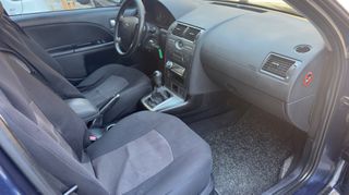 Ford Mondeo 2004-thumb-60