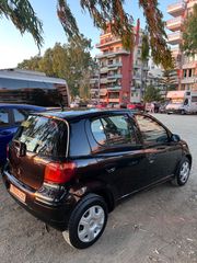 Toyota Yaris 2004-thumb-3