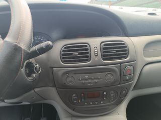 Renault Scenic 2000-thumb-14
