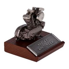 V-Twin Mfg, Ironhead motor model features 1:10 scale
