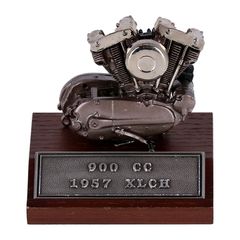 V-Twin Mfg, Ironhead motor model features 1:10 scale-thumb-2