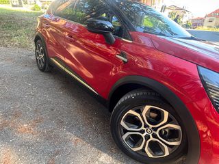 Renault Captur 2023 E tech plug in-thumb-6