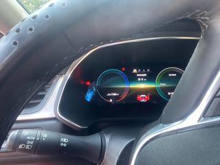 Renault Captur 2023 E tech plug in-thumb-38