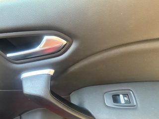 Renault Captur 2023 E tech plug in-thumb-11